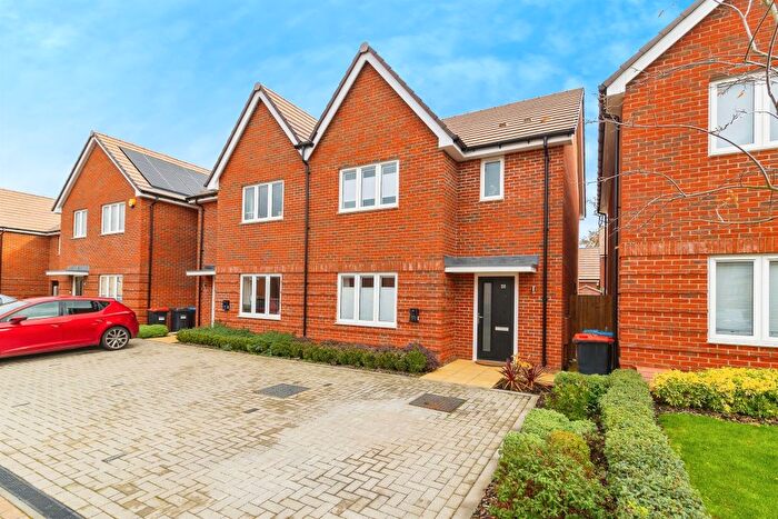 3 Bedroom Semi-Detached House For Sale In Friary Grove, Eagle Farm South, Milton Keynes, MK17
