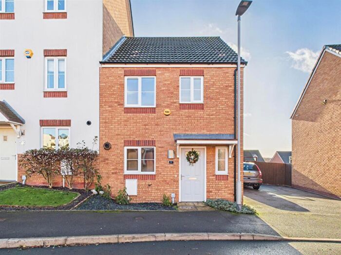 3 Bedroom House For Sale In Bottle Kiln Rise, Brierley Hill, DY5