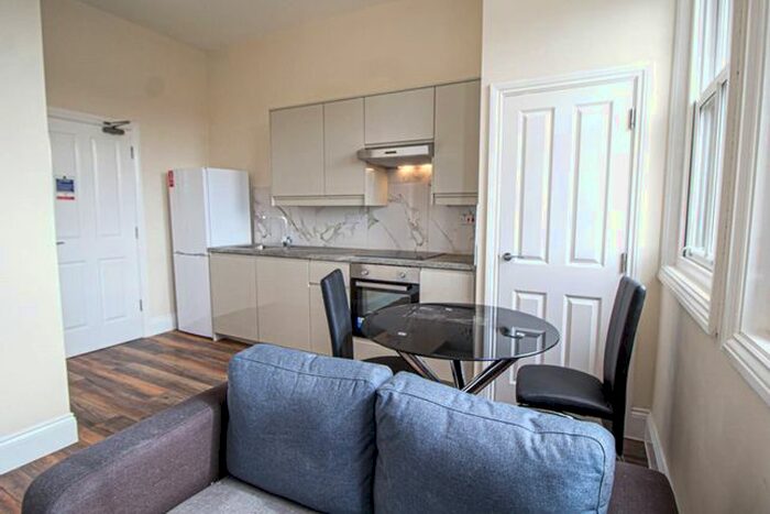 1 Bedroom Flat To Rent In Clarendon Road, Leeds, LS2