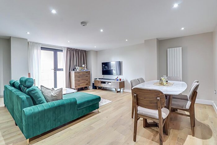 2 Bedroom Flat For Sale In Richmond House, Victoria Avenue, Southend-on-Sea, SS2