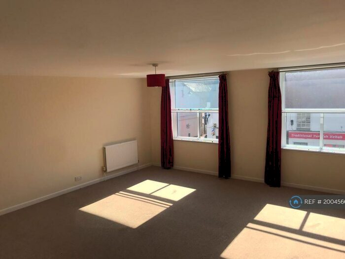 2 Bedroom Flat To Rent In Market Street, Ely, CB7