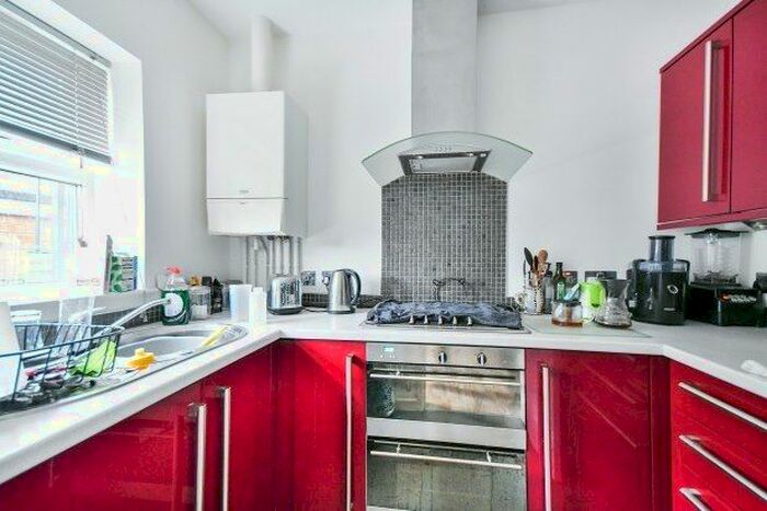 1 Bedroom Flat To Rent In Oak House, Swindon, SN1