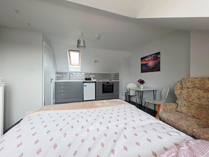 5 Bedroom House To Rent In Clifford Road, Bristol, BS16