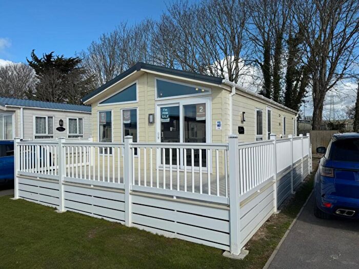 2 Bedroom Lodge For Sale In Two Bed Delta Desire, Solent Breezes Holiday Park, Warsash, Southampton, Hampshire, SO31