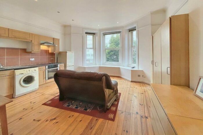 Apartment To Rent In Please Apply Online For Durley Gardens, Bournemouth, BH2