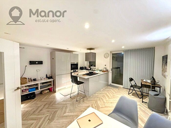 2 Bedroom Flat For Sale In Star House, Snowshill Road, Manor Park, E12