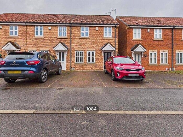 3 Bedroom Terraced House To Rent In Pools Brook Park, Kingswood, Hull, HU7