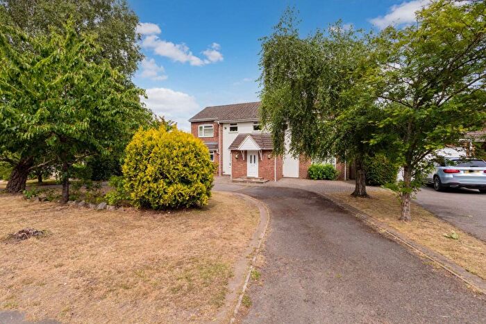 5 Bedroom Detached House For Sale In Switchback Road North, Maidenhead, SL6