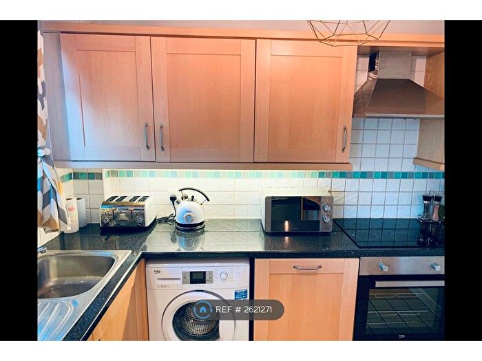 2 Bedroom Flat To Rent In Histon Road, Cambridge, CB4