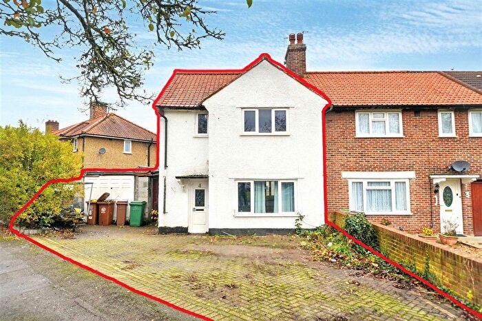 3 Bedroom End Terrace House For Sale In Dingwall Road, Carshalton, SM5