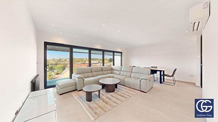 2 Bedroom Apartment To Rent In East Barnet Road, Barnet, EN4