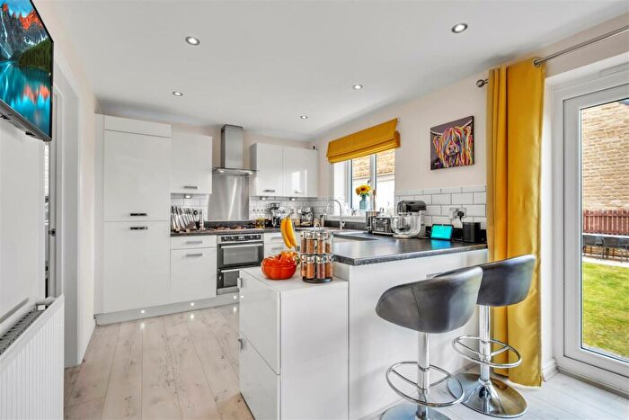 3 Bedroom Detached House For Sale In New Chapel Lane, Penistone, S36