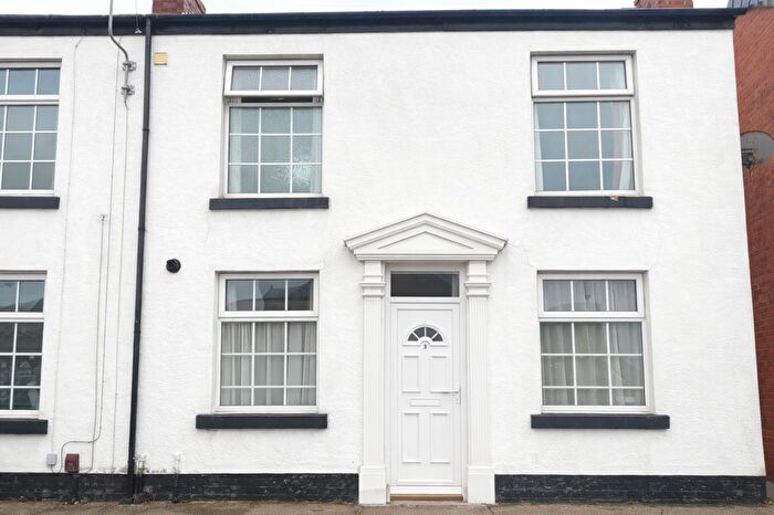 1 Bedroom Semi Detached House For Sale In Willow Grove, Marple, SK6