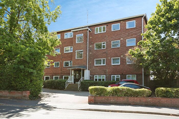 2 Bedroom Flat For Sale In Oakley Road, Southampton, Hampshire, SO16