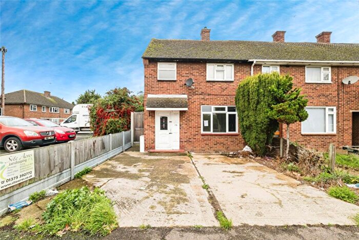 2 Bedroom End Of Terrace House For Sale In Araglen Avenue, South Ockendon, Essex, RM15