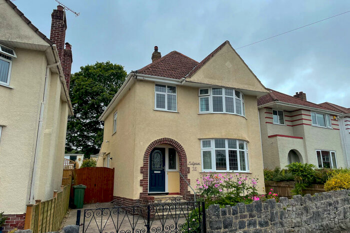 3 Bedroom Detached House To Rent In Farm Road, BS22