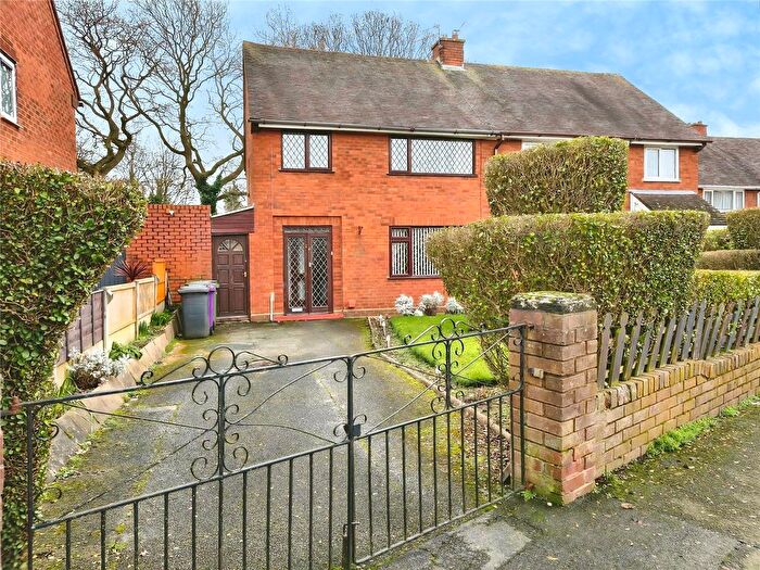 3 Bedroom Semi Detached House For Sale In Simmons Road, Wolverhampton, West Midlands, WV11