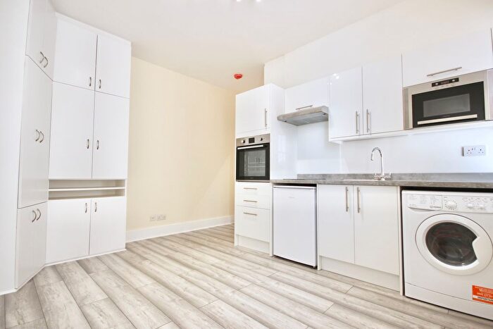 1 Bedroom Flat To Rent In Station Road, Barnet, EN5