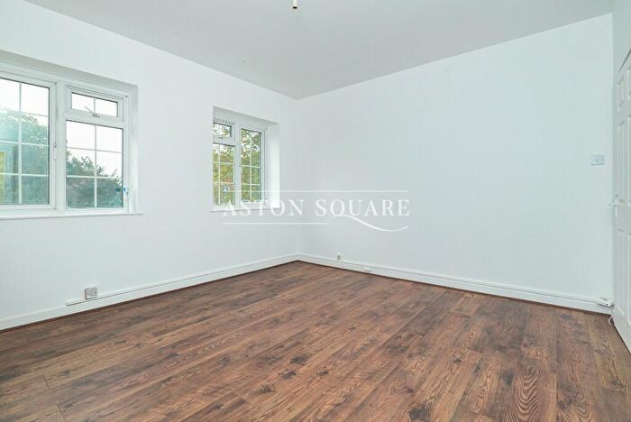 2 Bedroom Flat To Rent In Brent Street, London, NW4