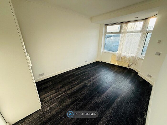 5 Bedroom End Of Terrace House To Rent In Athelstone Road, Harrow, HA3