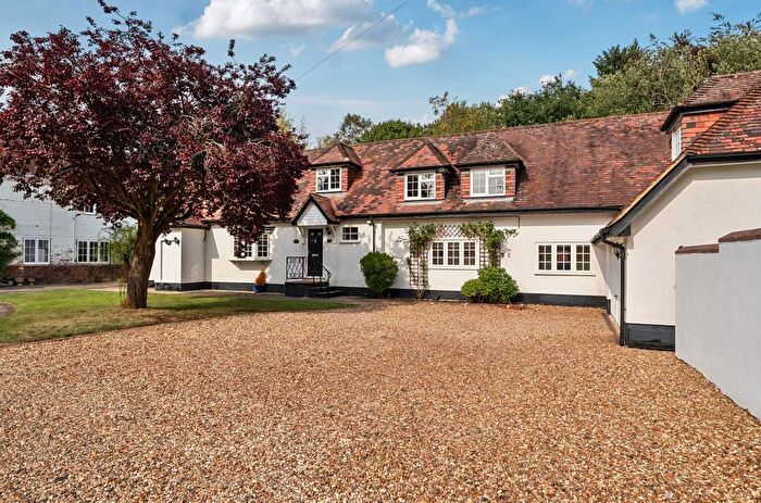 6 Bedroom Detached House For Sale In West Road, Wokingham, Berkshire, RG40