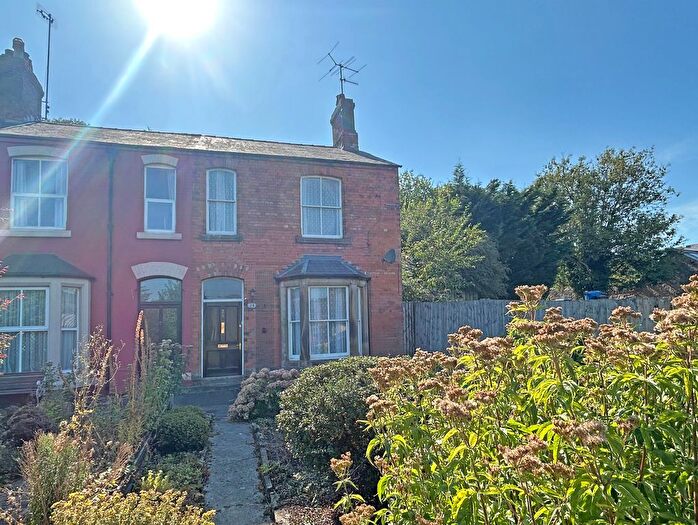 3 Bedroom End Terrace House To Rent In Dale Road, Matlock, DE4
