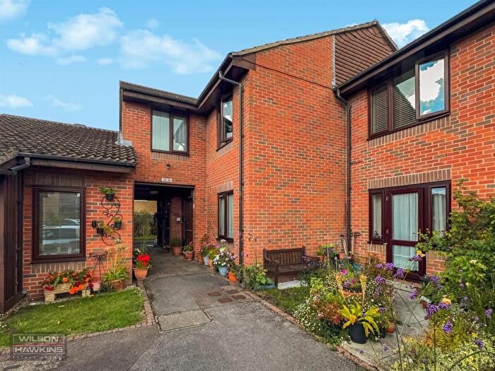 1 Bedroom Retirement Property For Sale In Betjeman Close, Pinner, HA5