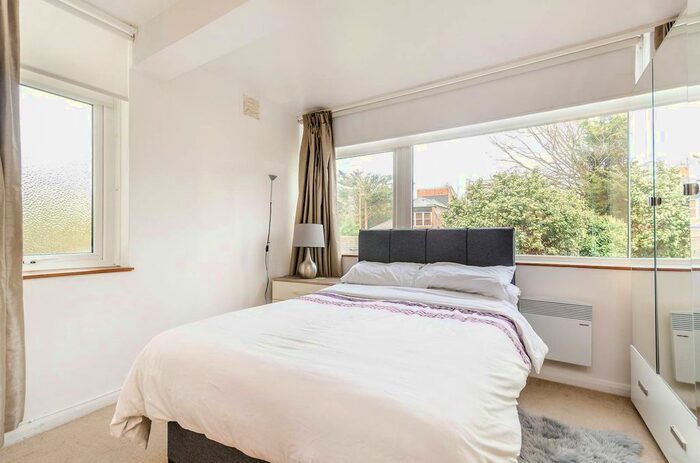 Studio To Rent In St Johns Park, Blackheath, London, SE3