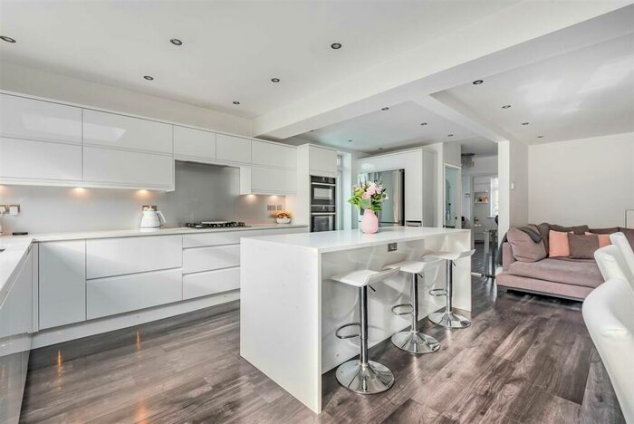 4 Bedroom Detached House To Rent In Mckenzie Way, Epsom, KT19