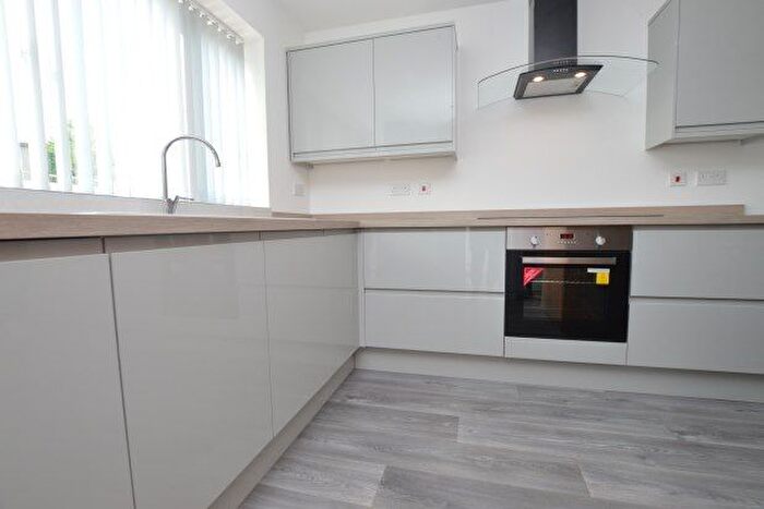 3 Bedroom Property To Rent In The Mount, Castleford, WF10