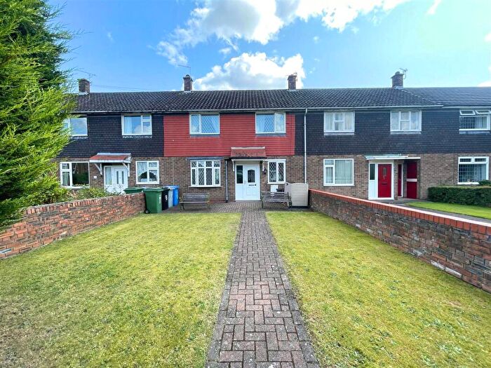 3 Bedroom Terraced House For Sale In Hedgelands Walk, Sale, M33