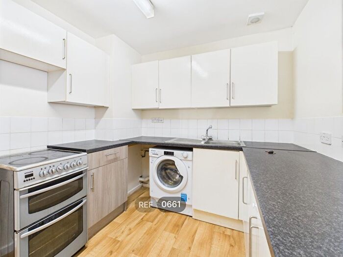 2 Bedroom Flat To Rent In Phoenix House, High Street, HU1