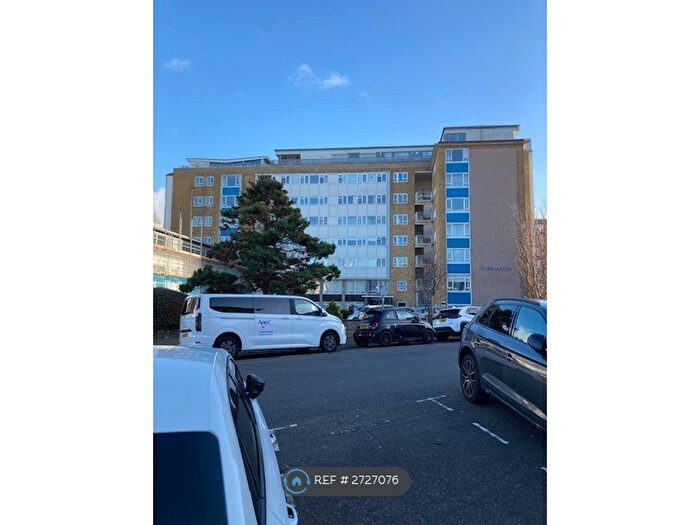 2 Bedroom Flat To Rent In Park Gates, Eastbourne, BN21