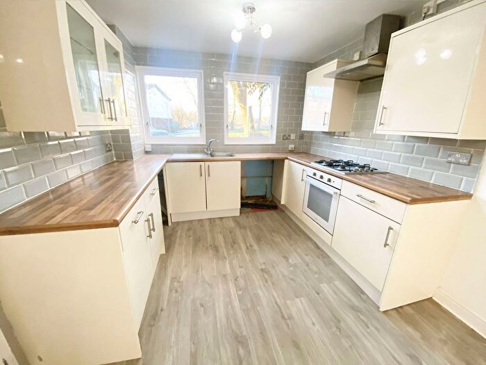 3 Bedroom End Of Terrace House To Rent In Newquay Close, Brookvale, WA7