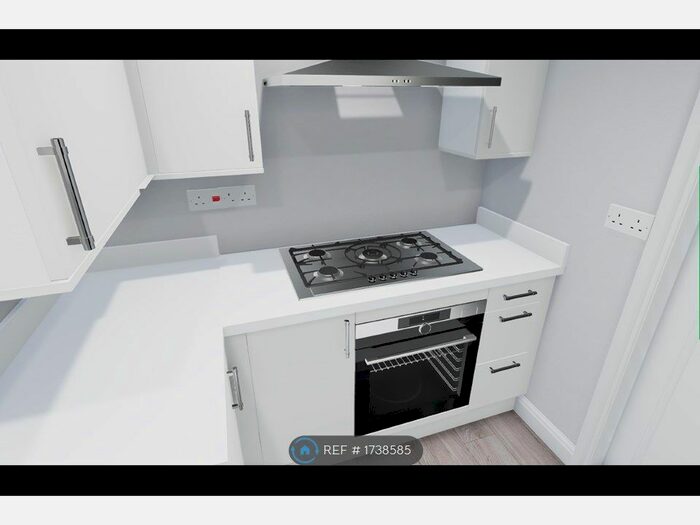 2 Bedroom Flat To Rent In First Floor, Thornton Heath, CR7