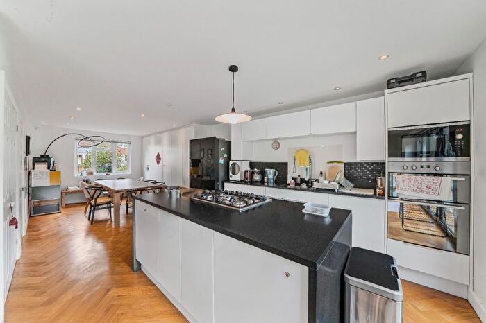 4 Bedroom Terraced House To Rent In Gainsborough Road, Richmond, TW9