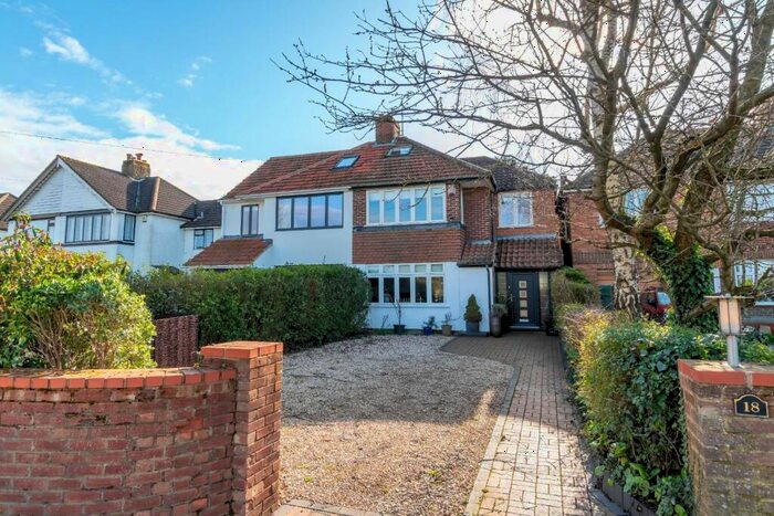 3 Bedroom Semi-Detached House For Sale In Cow Roast, Tring, HP23