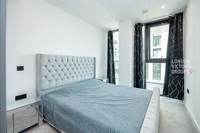 2 Bedroom Apartment To Rent In Merino Gardens, London, E1W