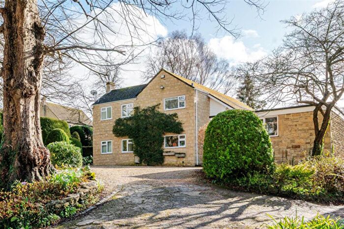 4 Bedroom Detached House For Sale In Ascott Road, Shipton-Under-Wychwood, Chipping Norton, OX7