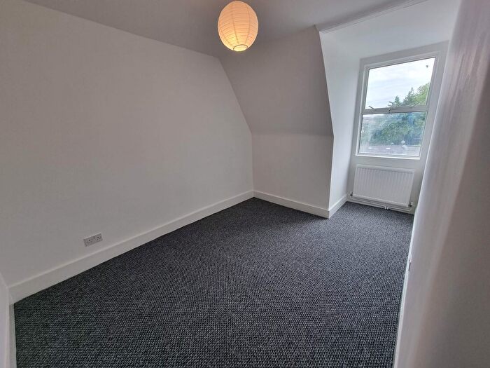 1 Bedroom Flat To Rent In Tooting High Street, Tooting, London, SW17