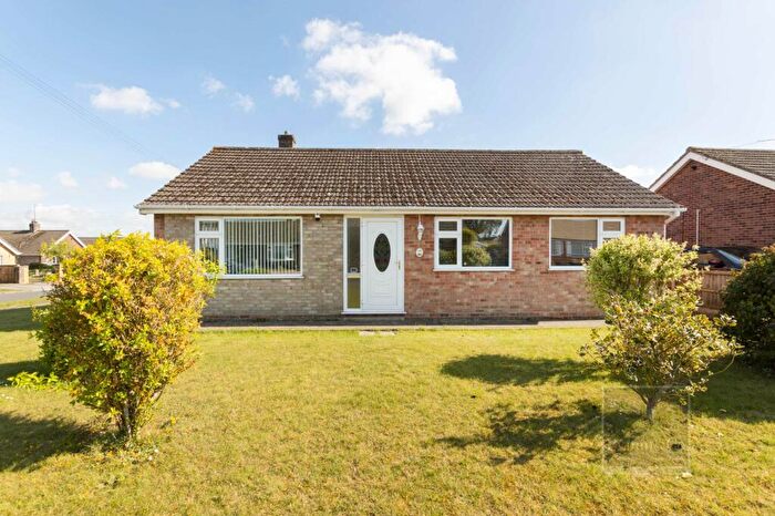 3 Bedroom Detached Bungalow For Sale In Julian Road, Norwich, NR10
