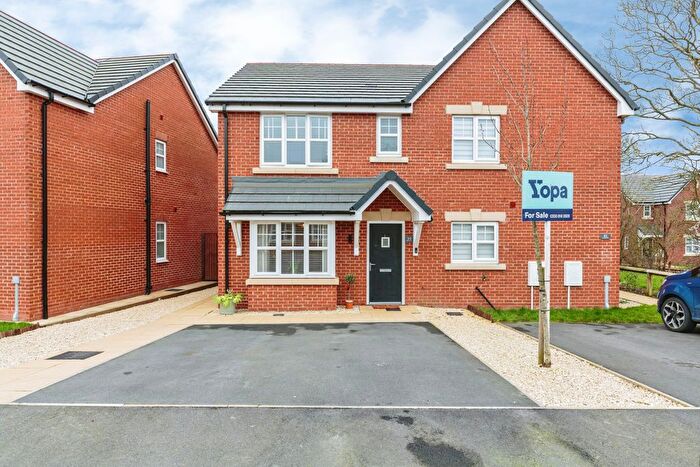 3 Bedroom Semi Detached House For Sale In Sandpiper Way, Preston, PR4