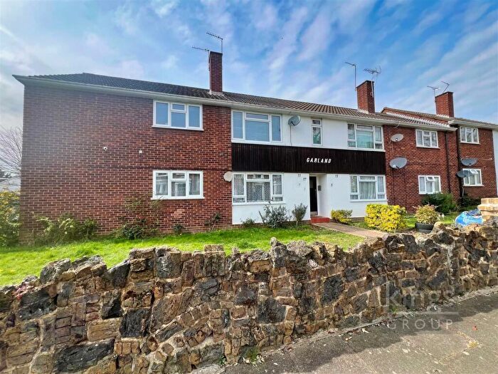 2 Bedroom Apartment To Rent In Garland. Stanley Road, Enfield, EN1