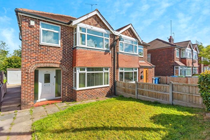 3 Bedroom Semi-Detached House For Sale In Arnesby Avenue, Sale, Greater Manchester, M33