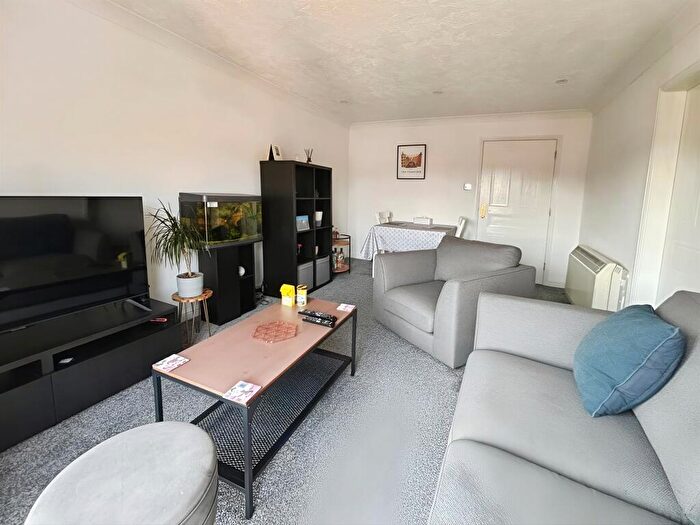 1 Bedroom Flat For Sale In Hulton Close, Southampton, SO19