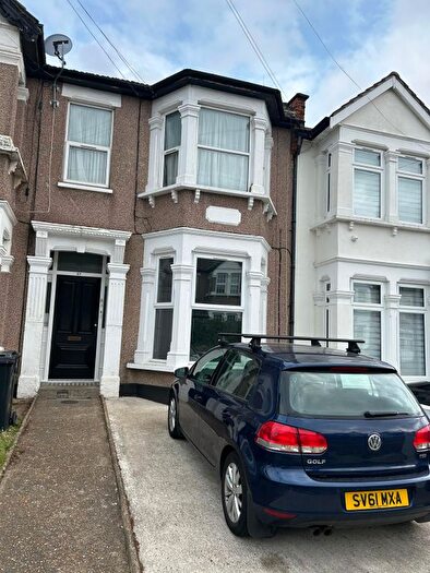 1 Bedroom Flat To Rent In Bedroom Flat – Kensington Gardens, Ilford, IG1