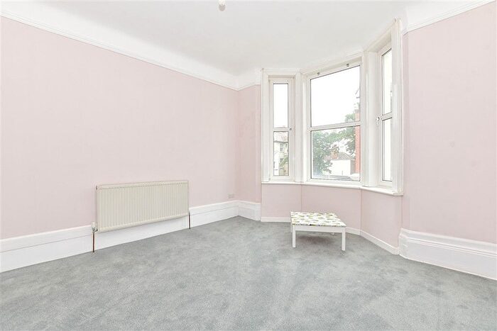 2 Bedroom Flat For Sale In Ashburton Road, Southsea, Hampshire, PO5