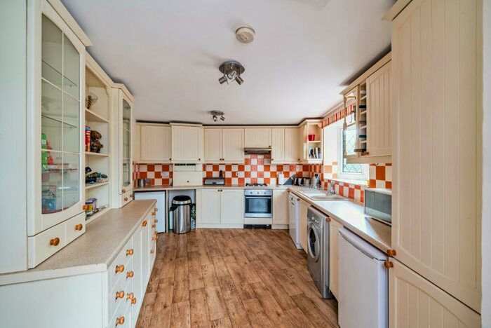 3 Bedroom Detached House For Sale In Hookstone Drive, Harrogate, North Yorkshire, Uk, HG2