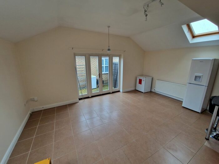 1 Bedroom Maisonette To Rent In High Street, Cambridge, CB25