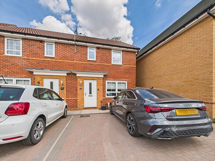 3 Bedroom Semi-Detached House For Sale In Broad Avenue, Hessle, HU13